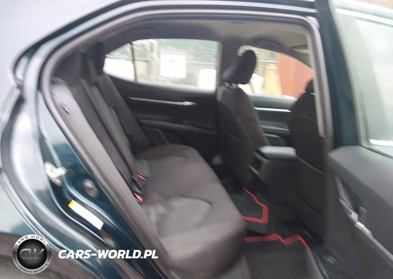 2018 Toyota Camry Le VIN:4T1B11HK1JU560231 - 8