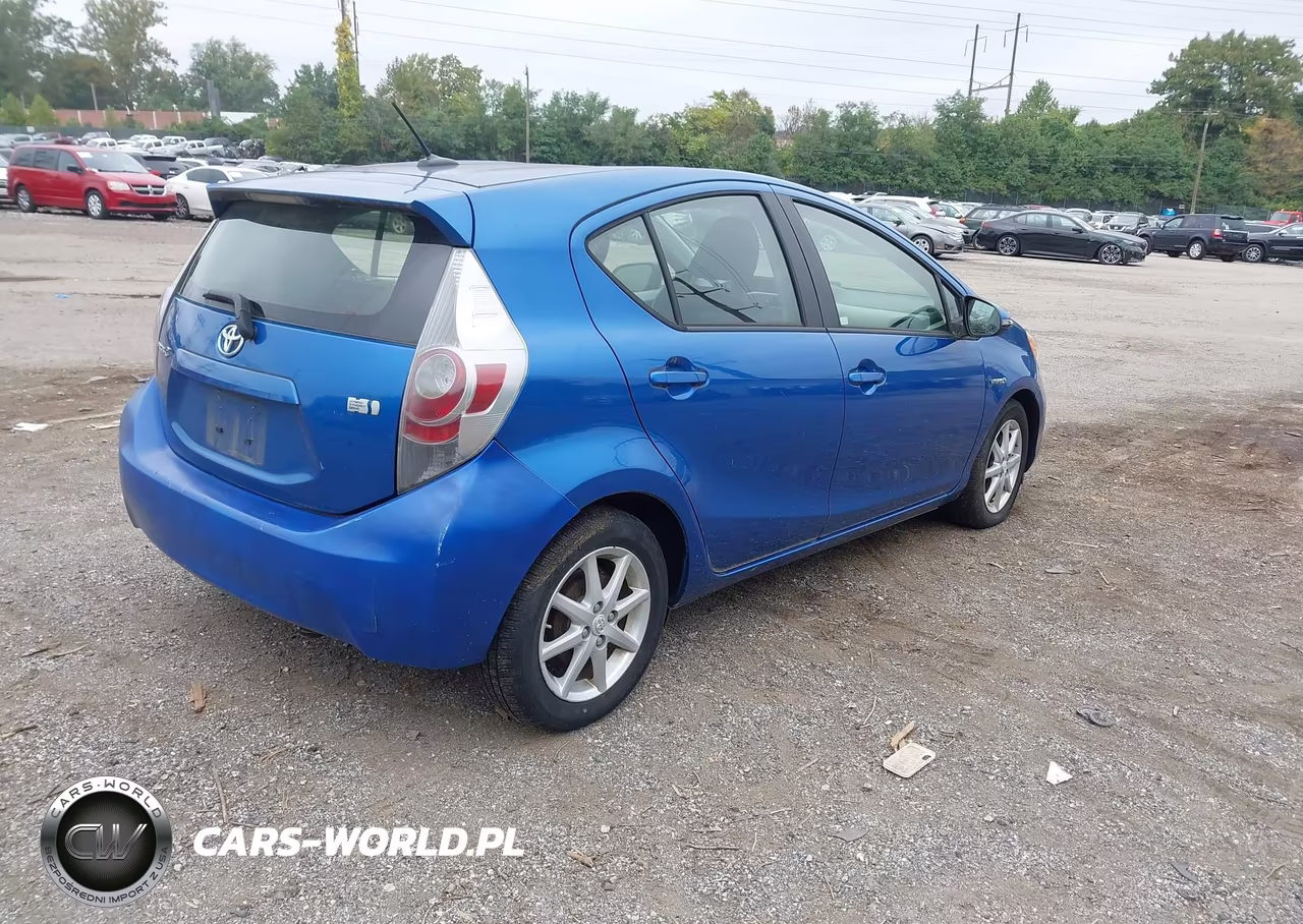 2012 Toyota Prius C Three VIN:JTDKDTB36C1016580 - 4