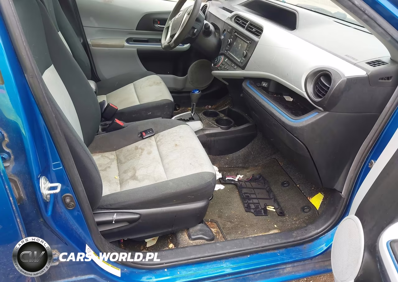 2012 Toyota Prius C Three VIN:JTDKDTB36C1016580 - 5