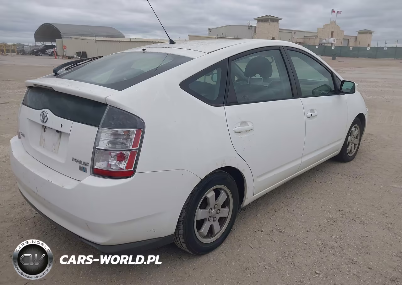 2005 Toyota Prius VIN:JTDKB20UX53125840 - 4