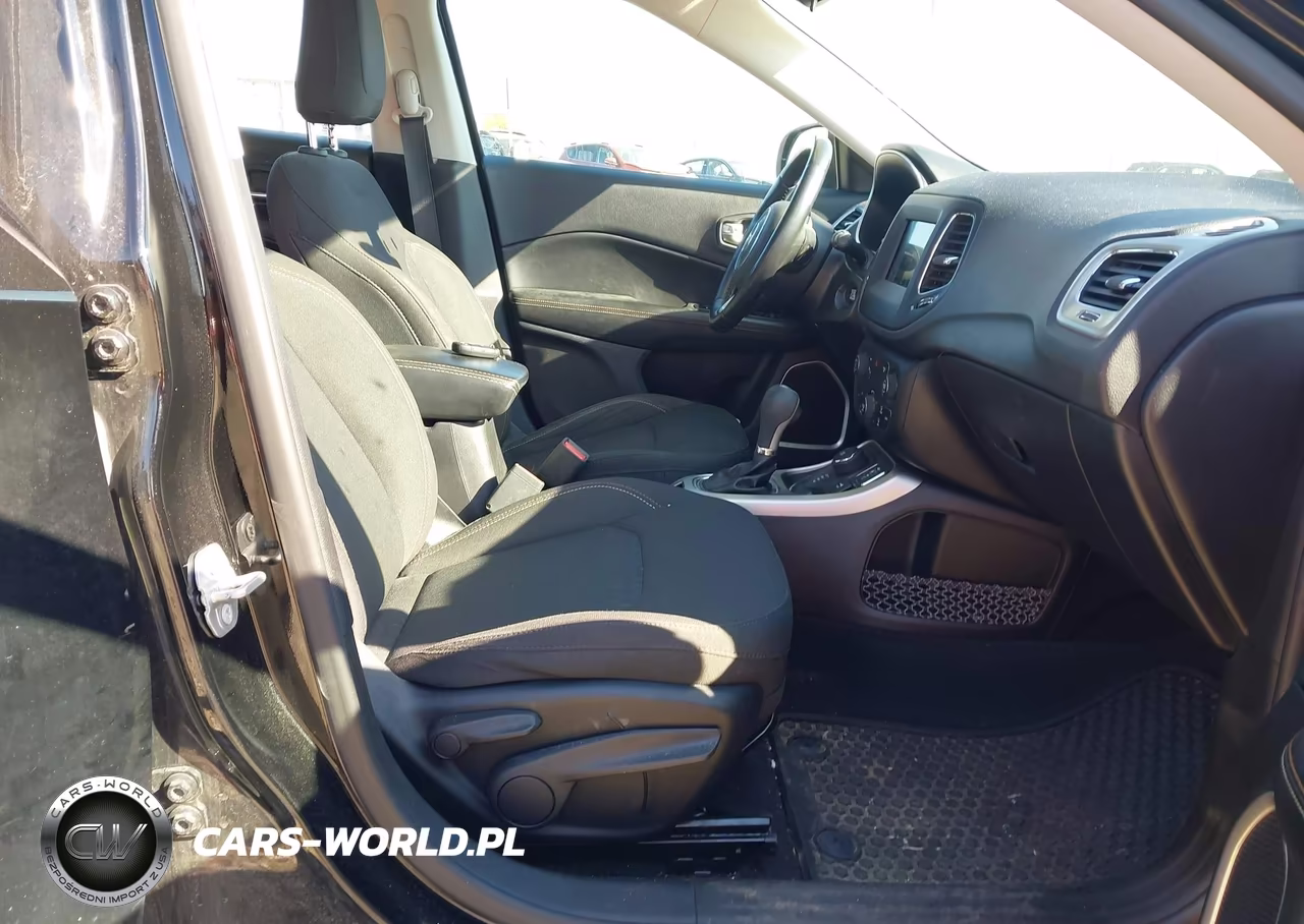 2019 Jeep Compass Sport 4X4 VIN:3C4NJDABXKT703377 - 5