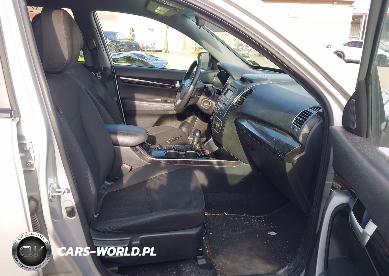 2014 Kia Sorento Lx VIN:5XYKTCA61EG541449 - 5