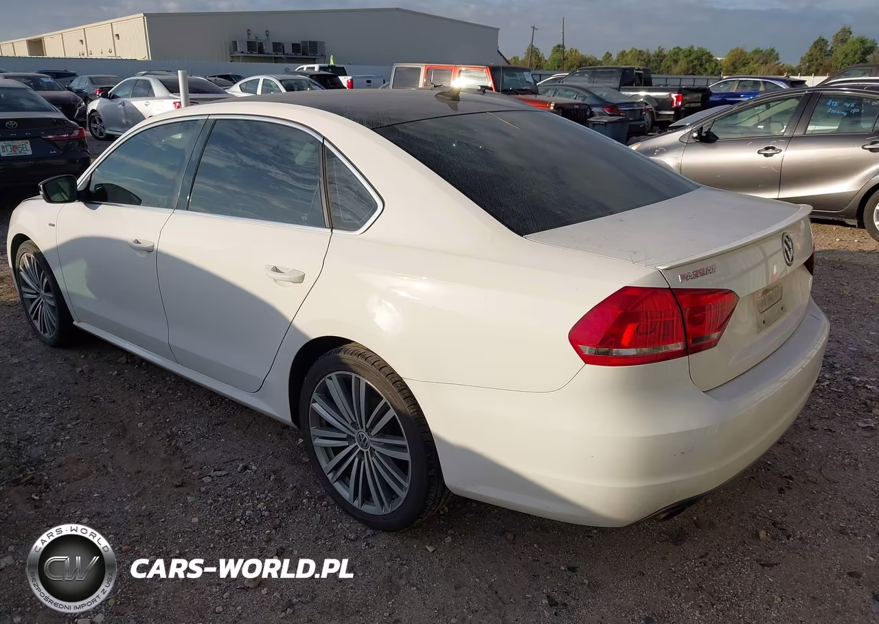 2015 Volkswagen Passat 1.8T Sport VIN:1VWBS7A36FC021220 - 3