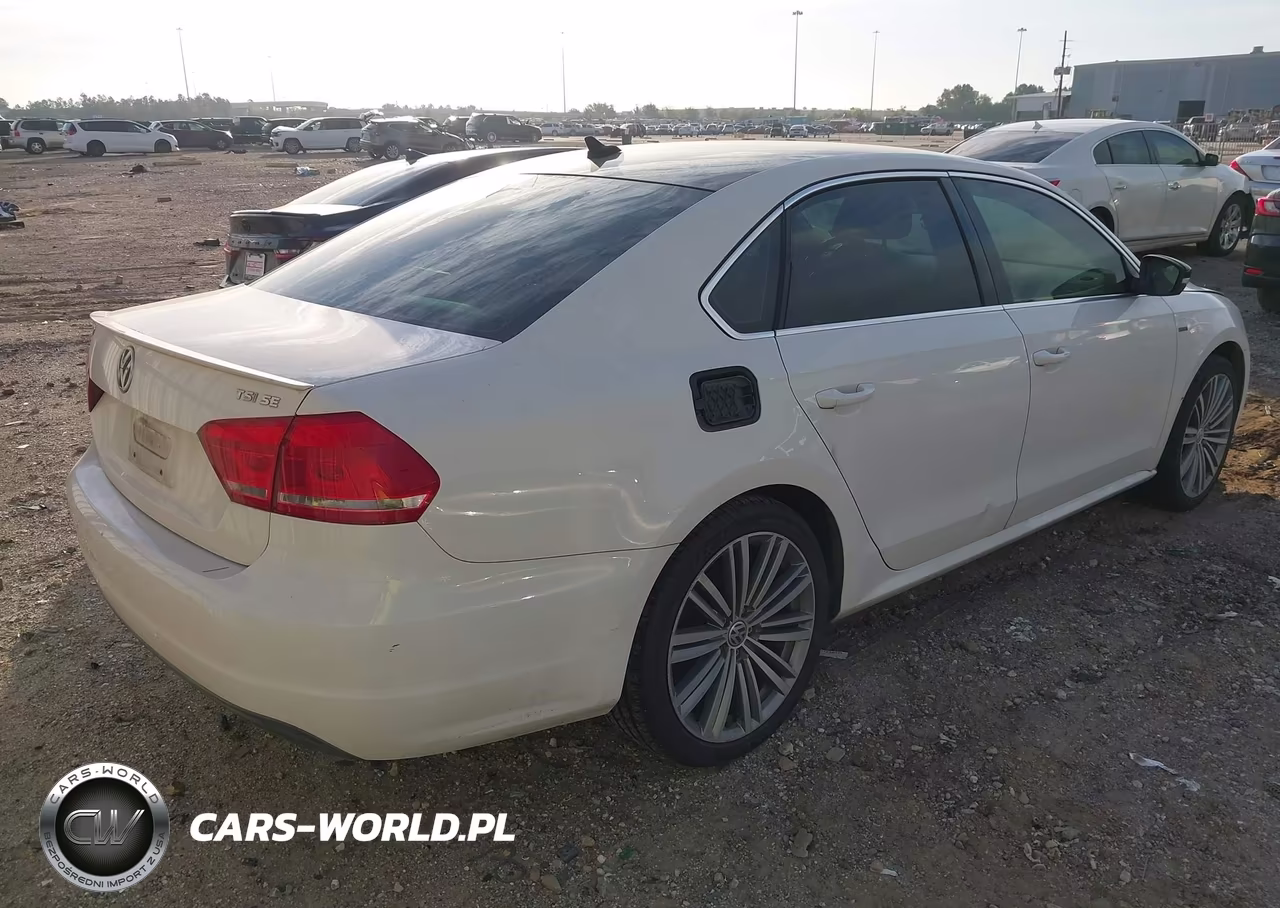2015 Volkswagen Passat 1.8T Sport VIN:1VWBS7A36FC021220 - 4