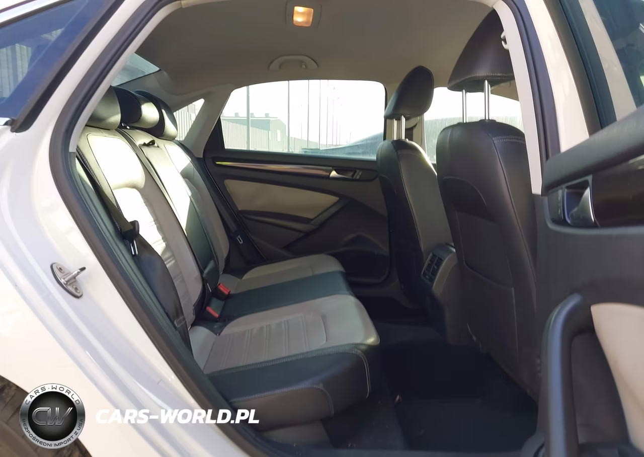 2015 Volkswagen Passat 1.8T Sport VIN:1VWBS7A36FC021220 - 8