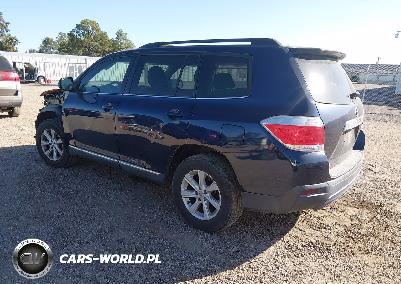 2011 Toyota Highlander Base V6 VIN:5TDZK3EH7BS037032 - 3