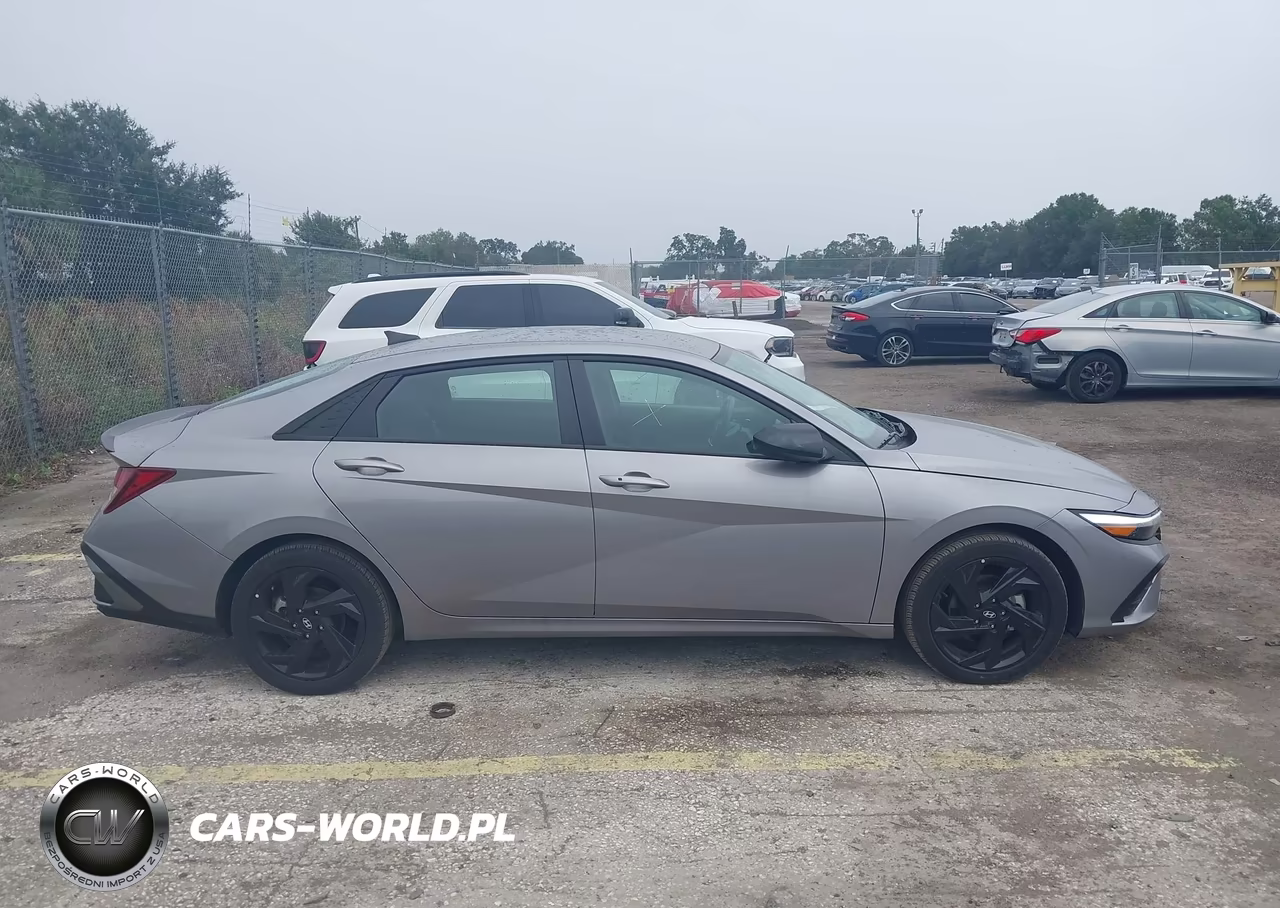2026 Hyundai Elantra Sel Sport VIN:KMHLM4DG5TU112110 - 13