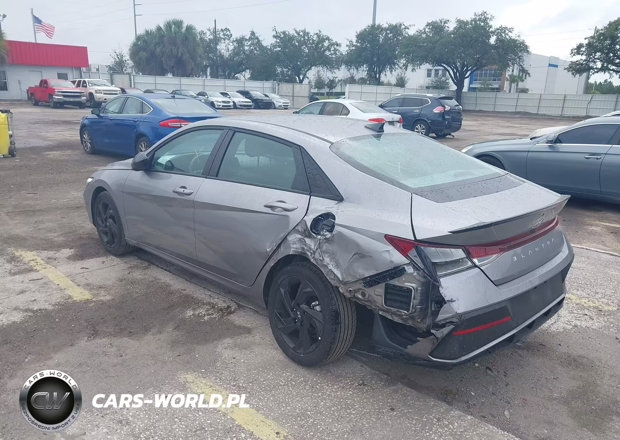 2026 Hyundai Elantra Sel Sport VIN:KMHLM4DG5TU112110 - 3