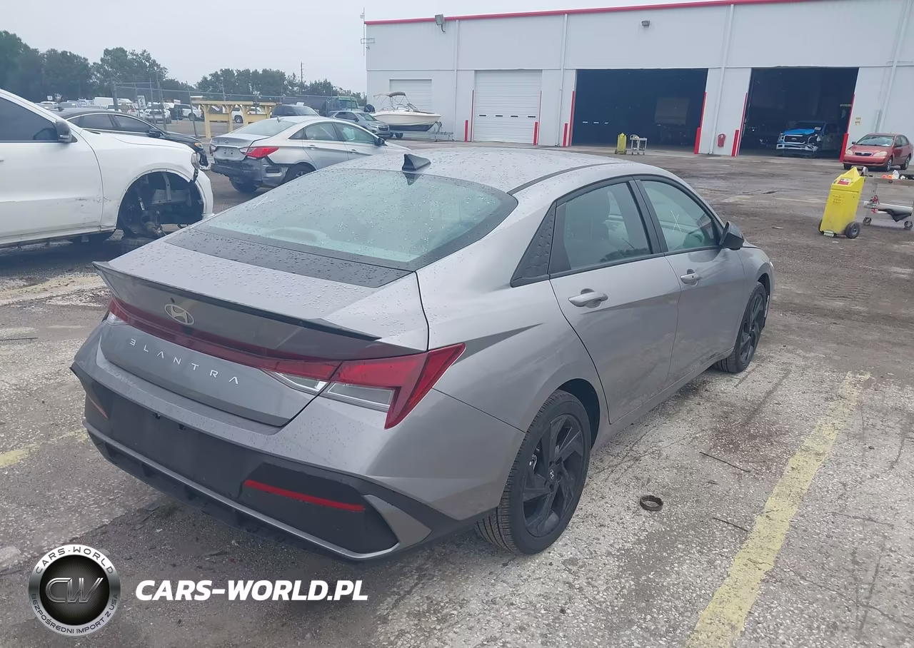 2026 Hyundai Elantra Sel Sport VIN:KMHLM4DG5TU112110 - 4