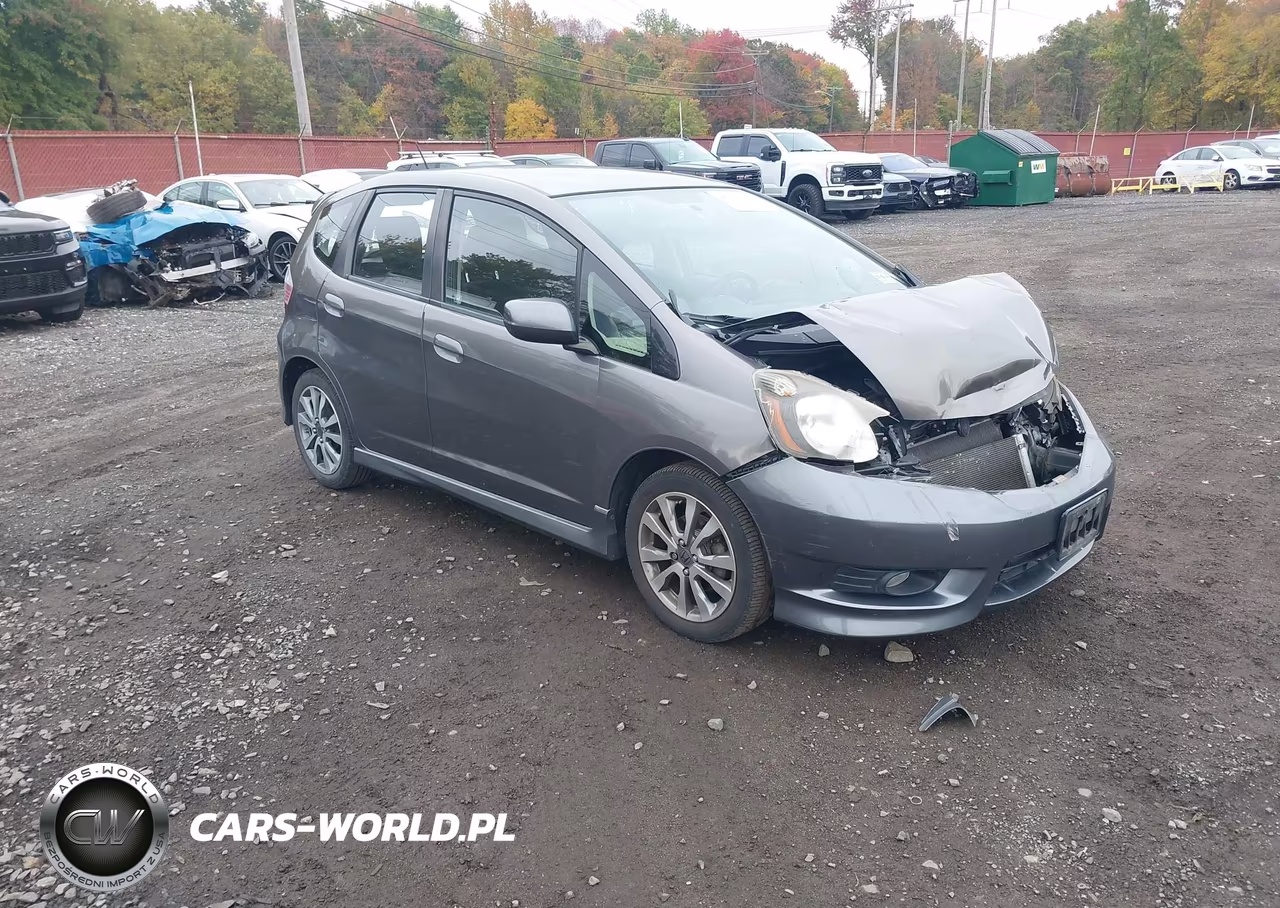 2013 Honda Fit Sport VIN:JHMGE8H52DC035155 - 1