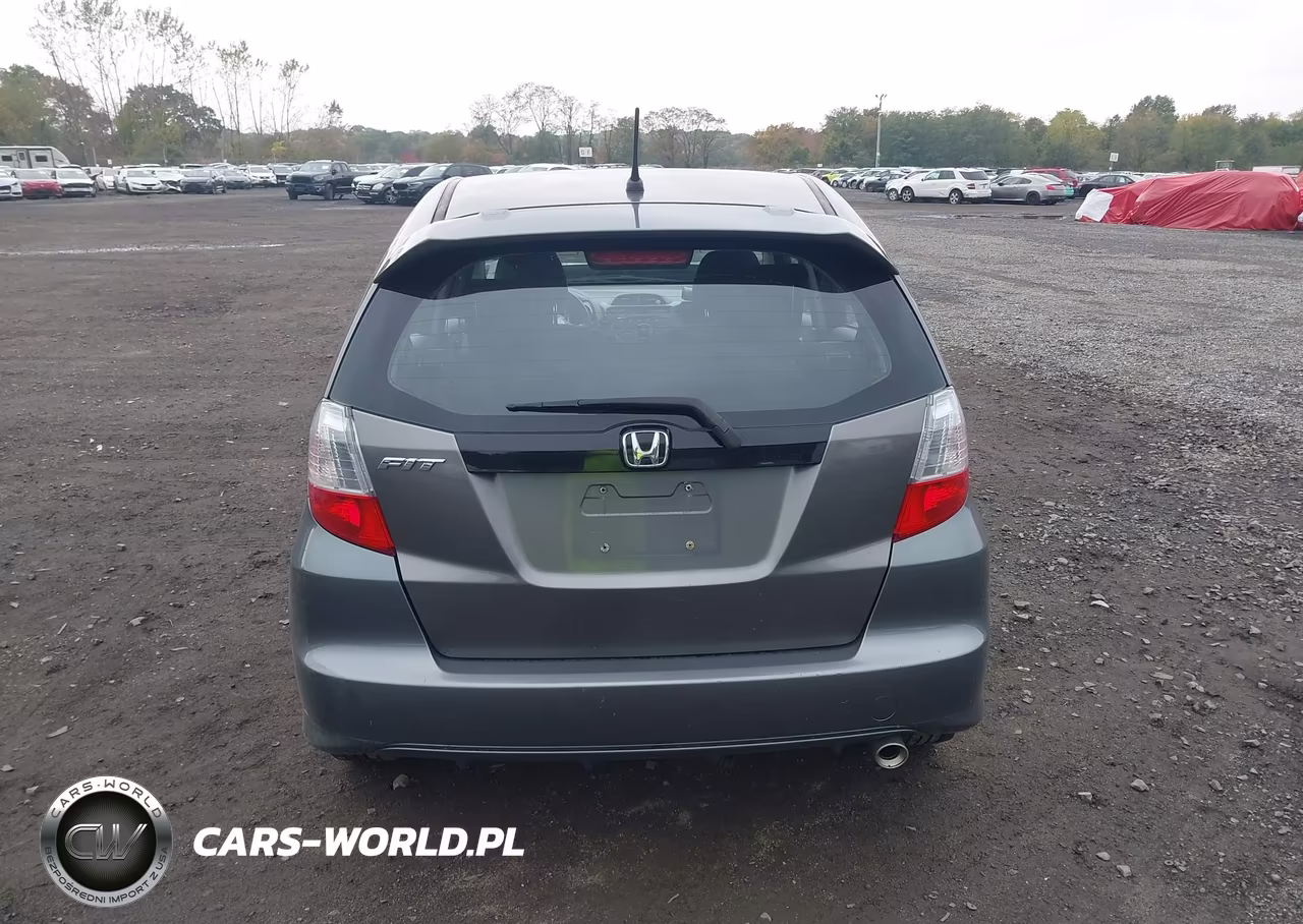 2013 Honda Fit Sport VIN:JHMGE8H52DC035155 - 16