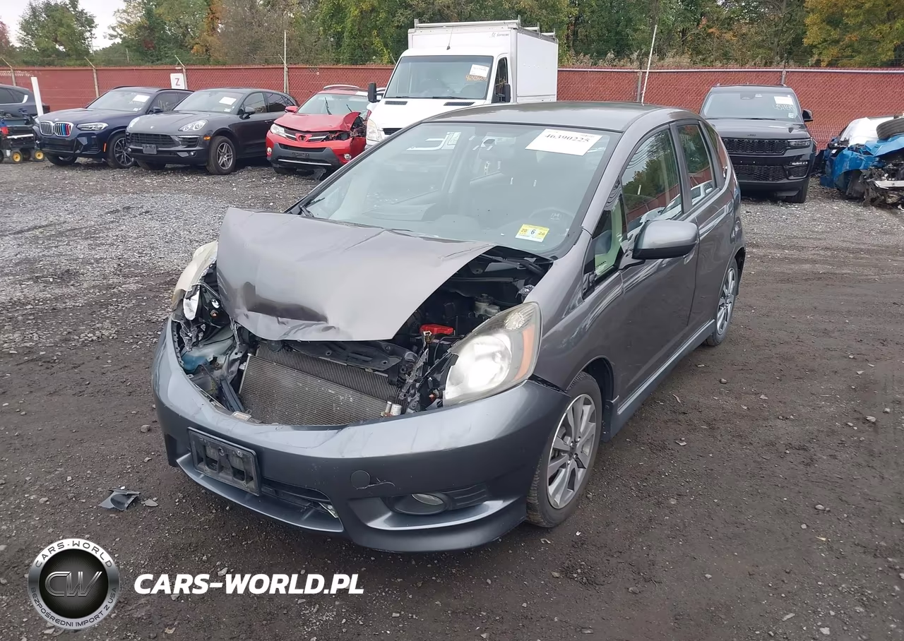 2013 Honda Fit Sport VIN:JHMGE8H52DC035155 - 6