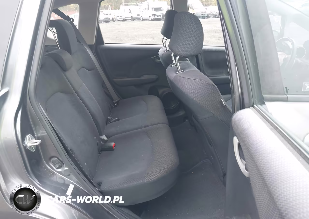 2013 Honda Fit Sport VIN:JHMGE8H52DC035155 - 8