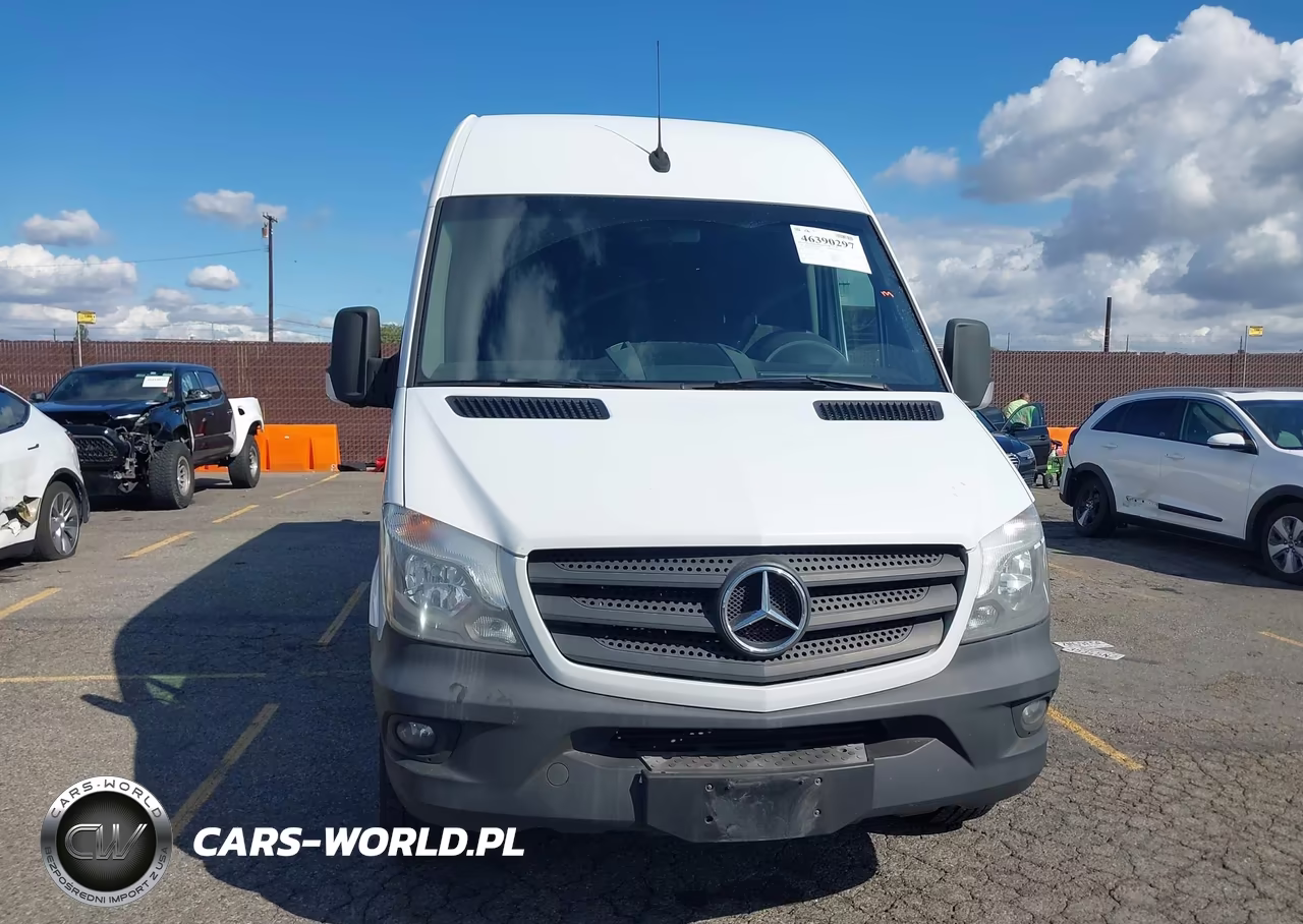 2018 Mercedes-Benz Sprinter 2500 High Roof V6 VIN:WD3PE8CD2JP633664 - 12