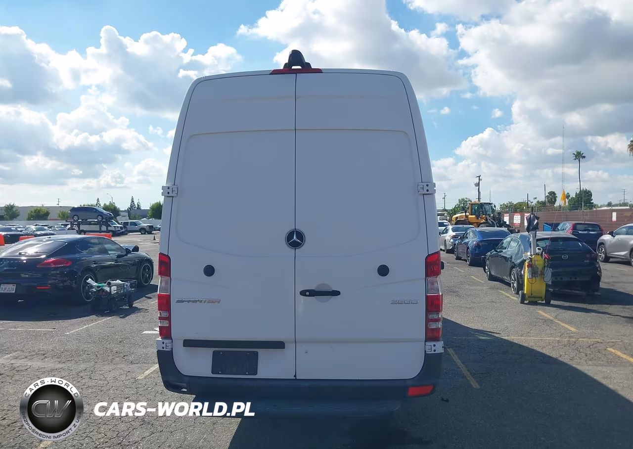 2018 Mercedes-Benz Sprinter 2500 High Roof V6 VIN:WD3PE8CD2JP633664 - 16