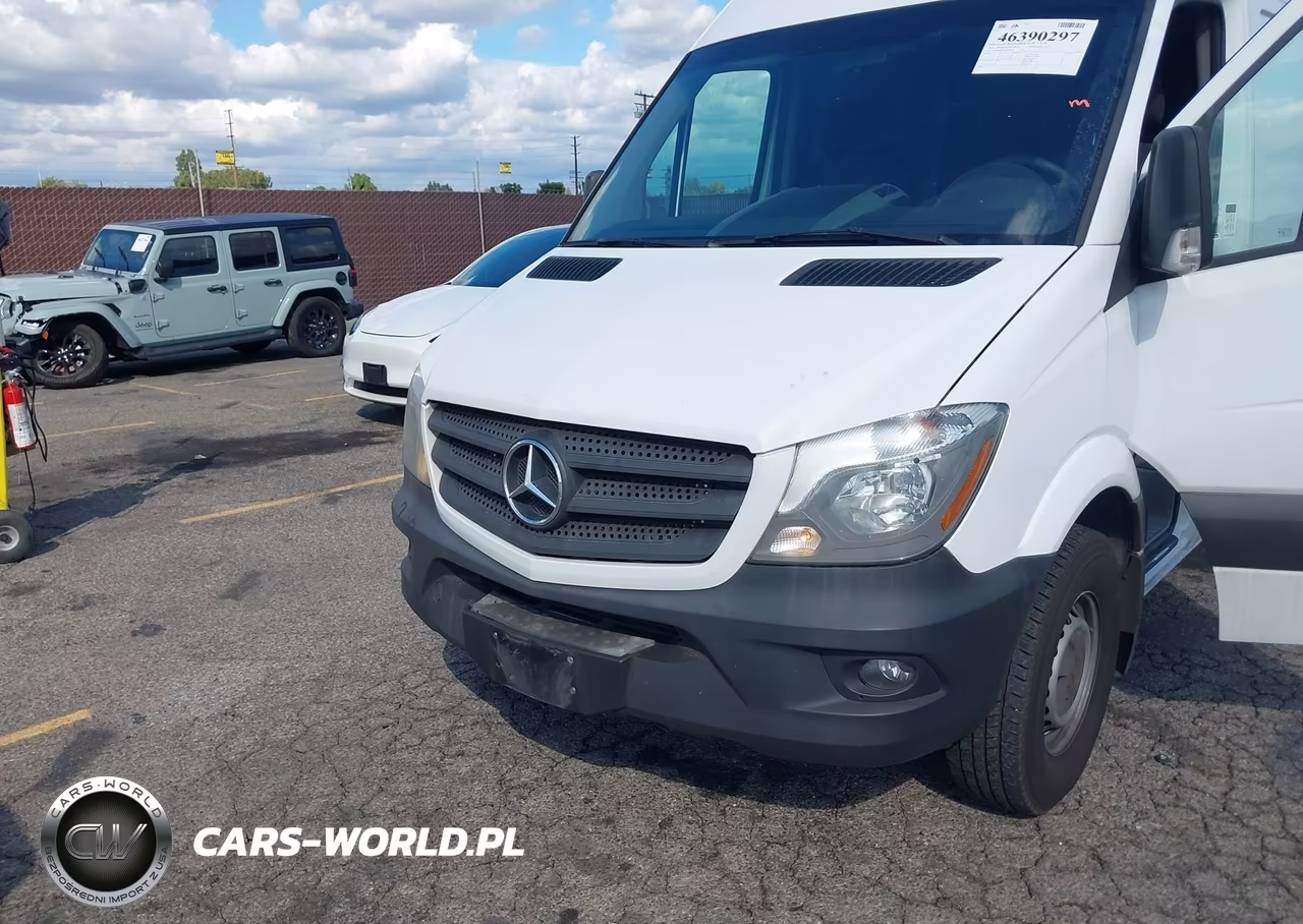 2018 Mercedes-Benz Sprinter 2500 High Roof V6 VIN:WD3PE8CD2JP633664 - 6