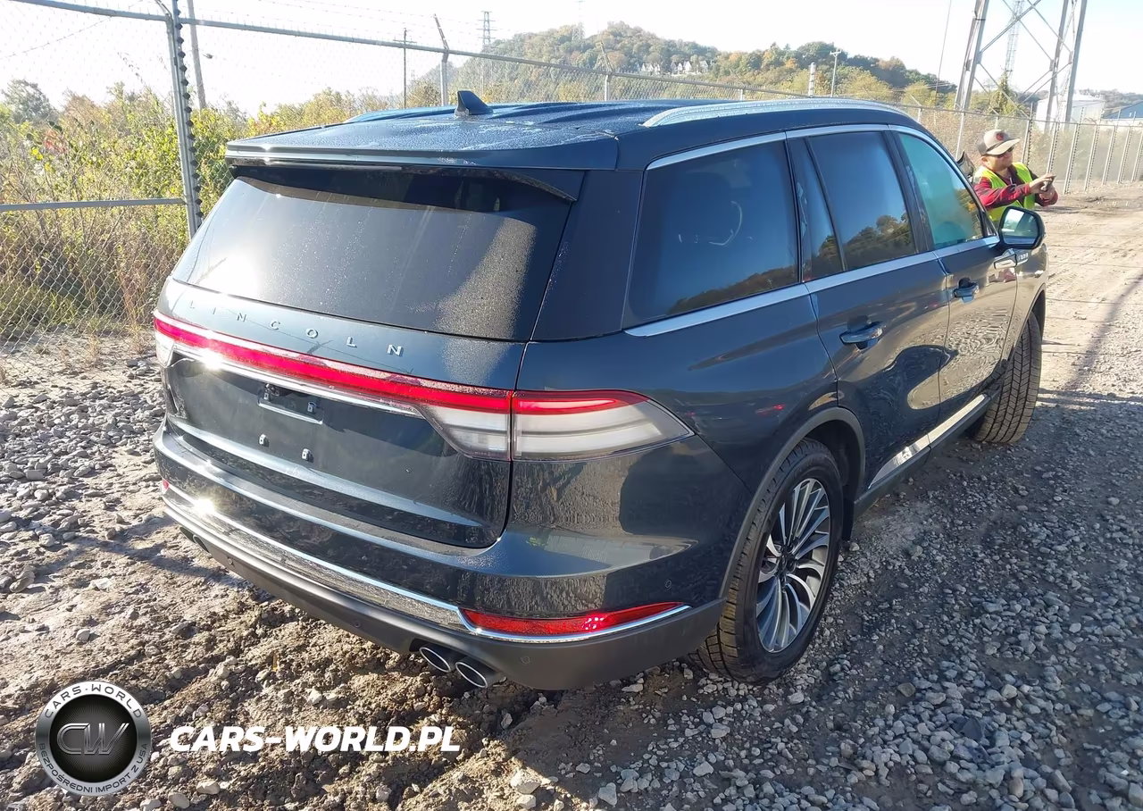 2023 Lincoln Aviator Reserve VIN:5LM5J7XCXPGL31657 - 4