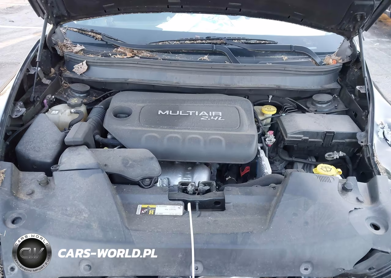 2015 Jeep Cherokee Sport VIN:1C4PJLAB7FW712010 - 10