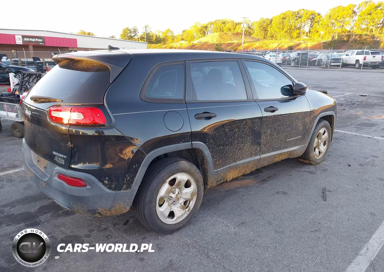 2015 Jeep Cherokee Sport VIN:1C4PJLAB7FW712010 - 4