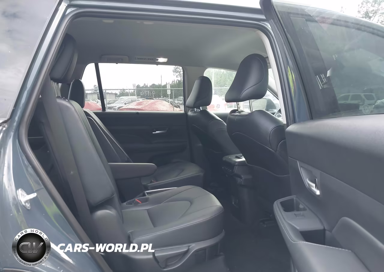 2026 Toyota Grand Highlander Xle VIN:5TDAAAA57TS047271 - 8