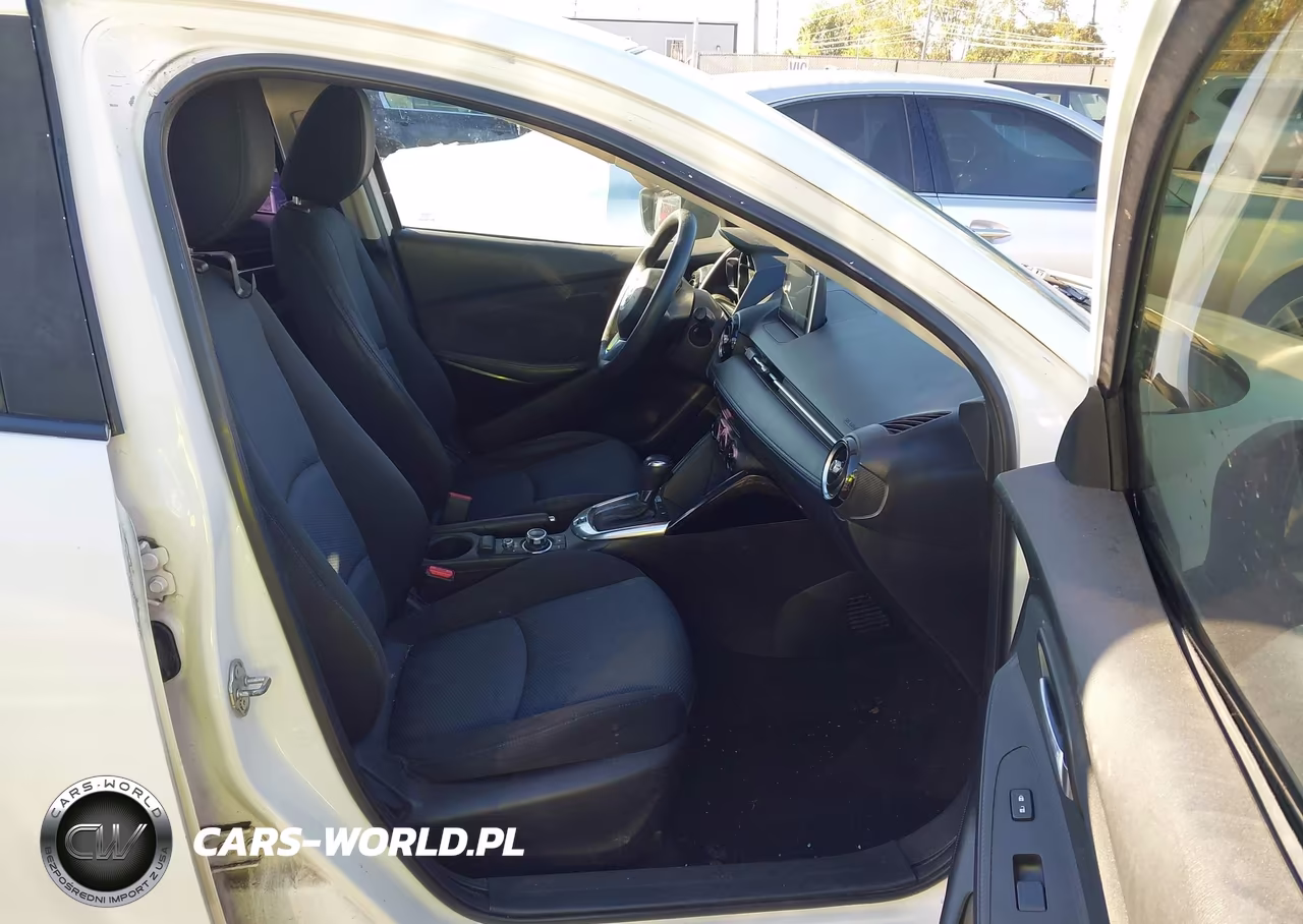 2017 Toyota Yaris Ia VIN:3MYDLBYV5HY151794 - 5