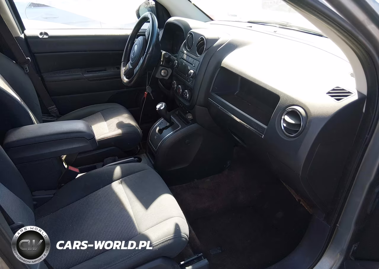 2013 Jeep Compass Latitude VIN:1C4NJCEB0DD167679 - 5
