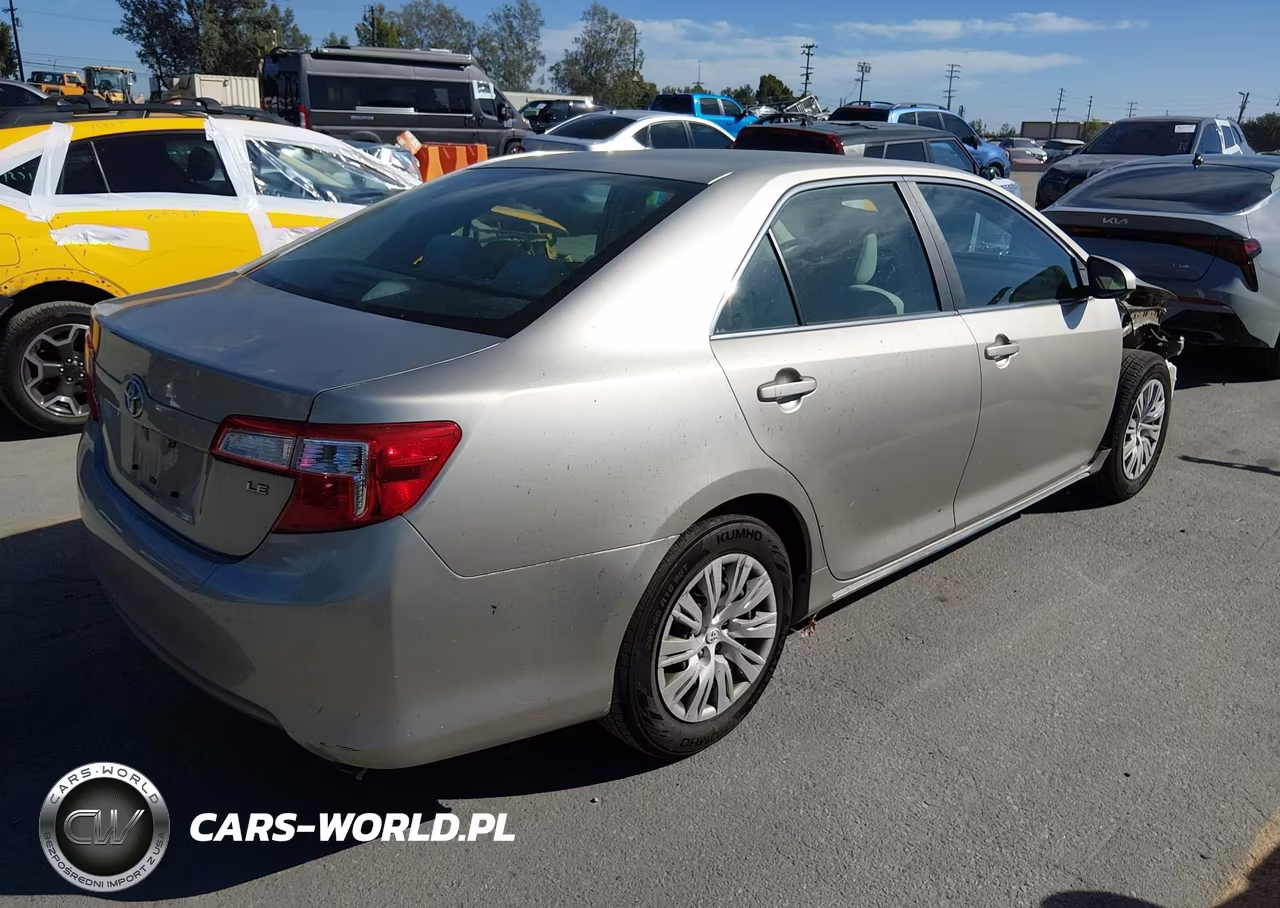 2013 Toyota Camry Le VIN:4T4BF1FK4DR304812 - 4