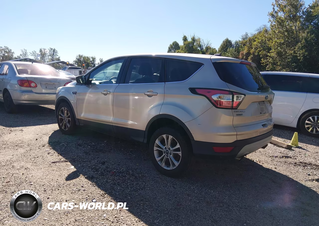 2017 Ford Escape Se VIN:1FMCU0GD8HUC71558 - 3