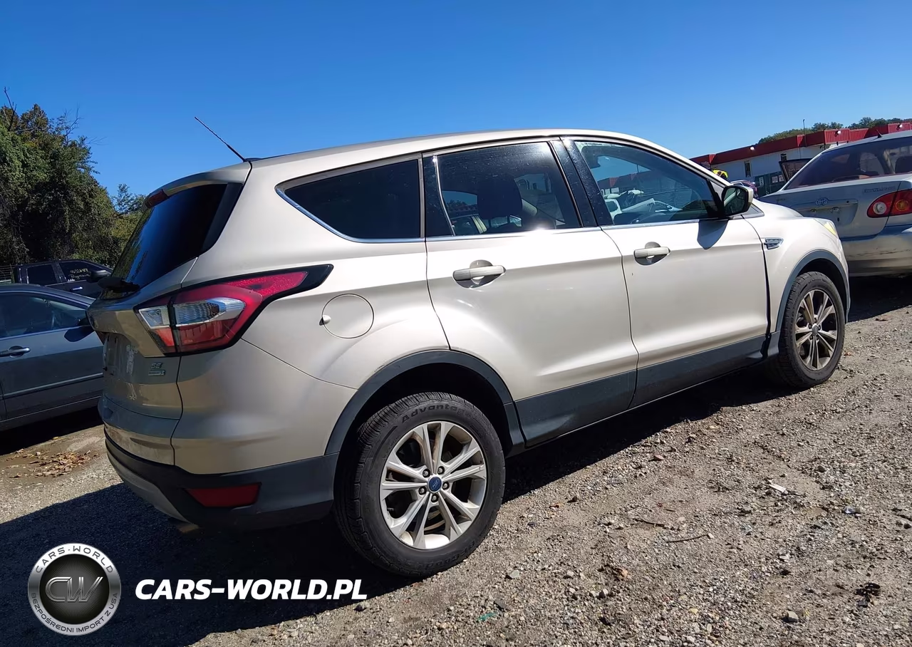 2017 Ford Escape Se VIN:1FMCU0GD8HUC71558 - 4