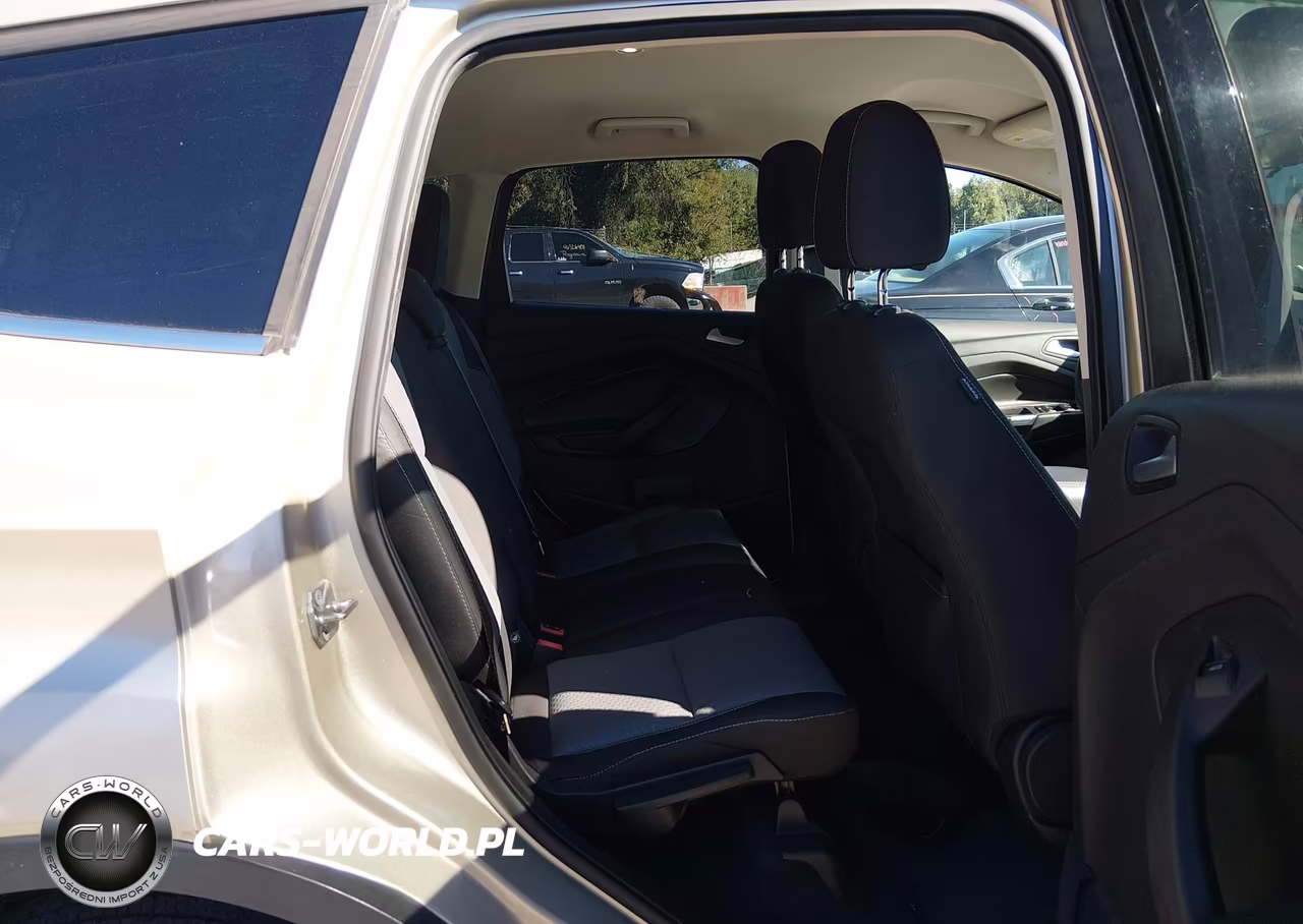 2017 Ford Escape Se VIN:1FMCU0GD8HUC71558 - 8