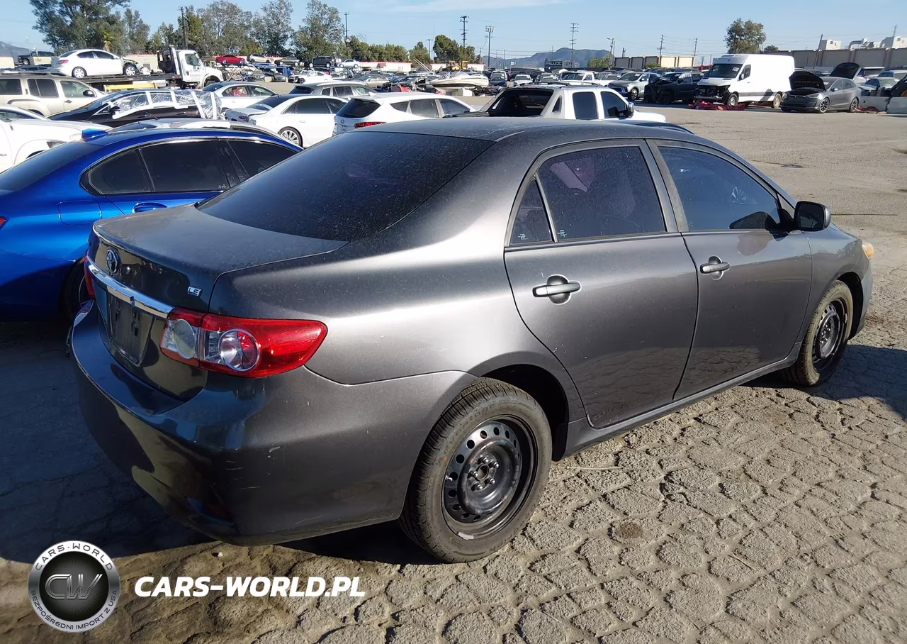 2013 Toyota Corolla Le VIN:5YFBU4EE2DP118667 - 4