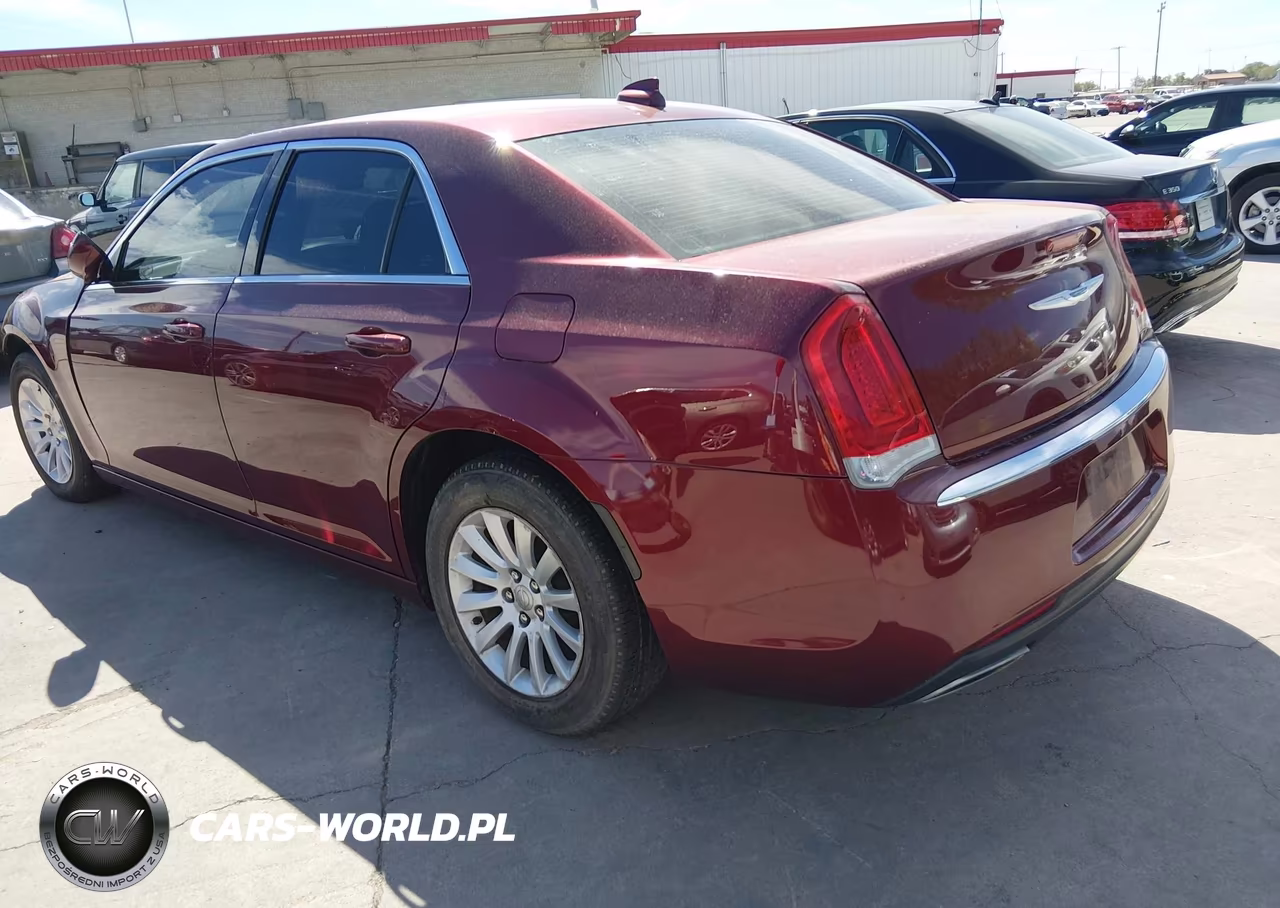 2018 Chrysler 300 Touring VIN:2C3CCAAG7JH292012 - 3