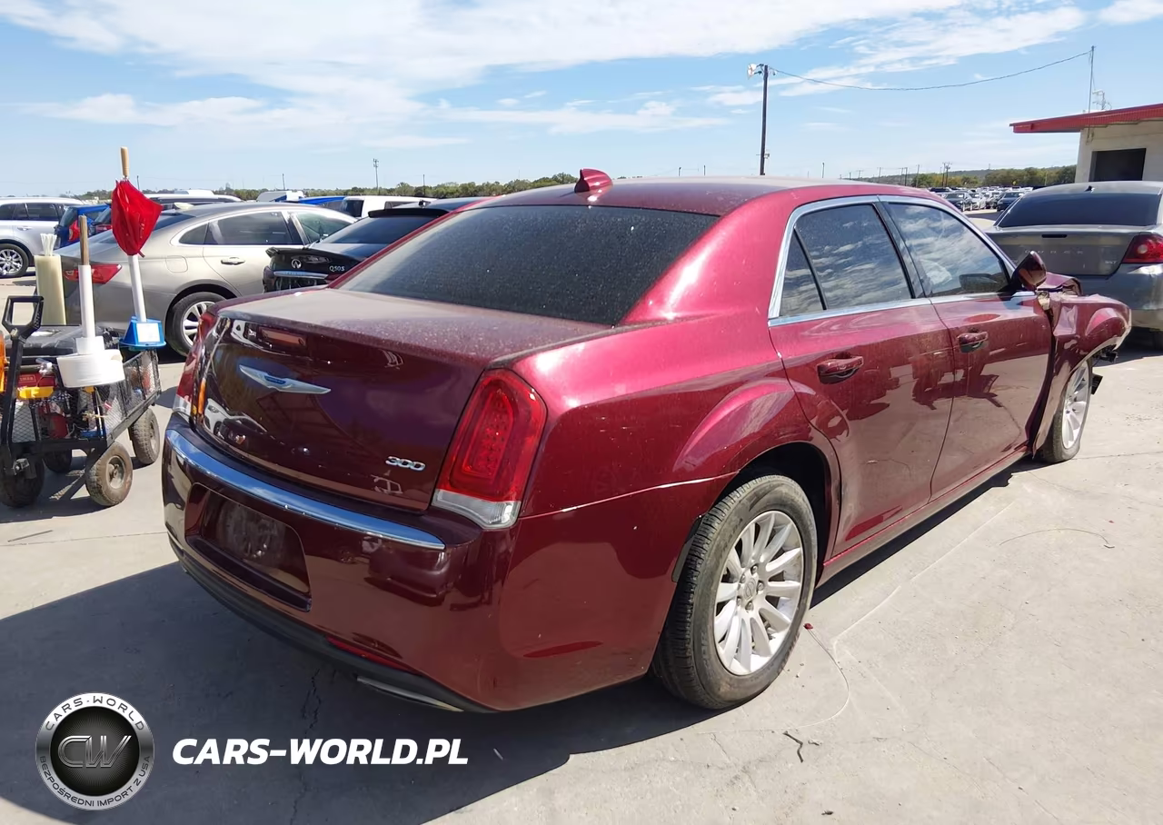 2018 Chrysler 300 Touring VIN:2C3CCAAG7JH292012 - 4