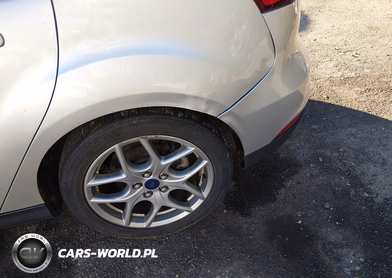 2015 Ford Focus Se VIN:1FADP3K29FL293312 - 6