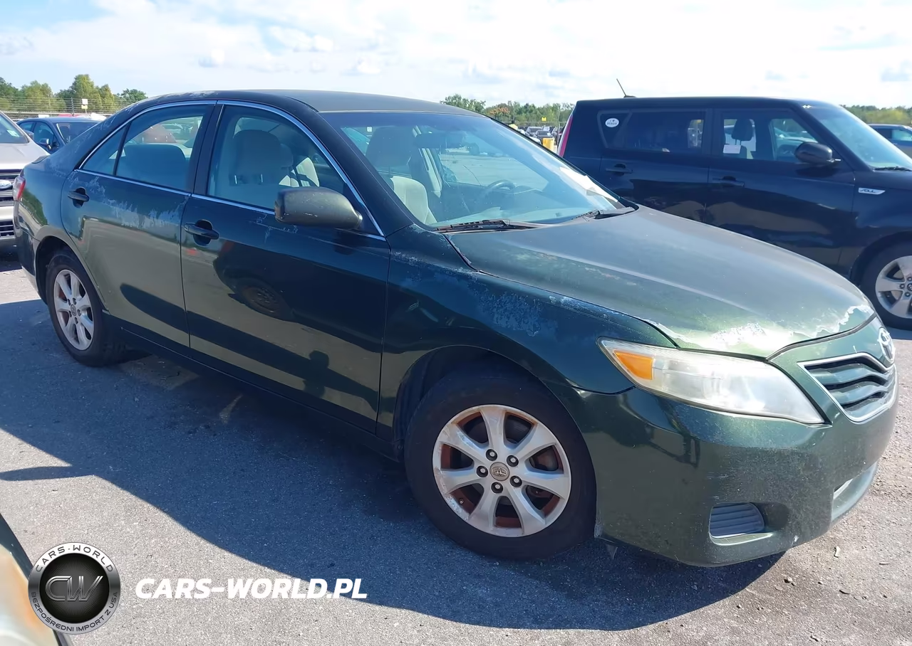 2010 Toyota Camry Le – zdjęcie 1 z 11