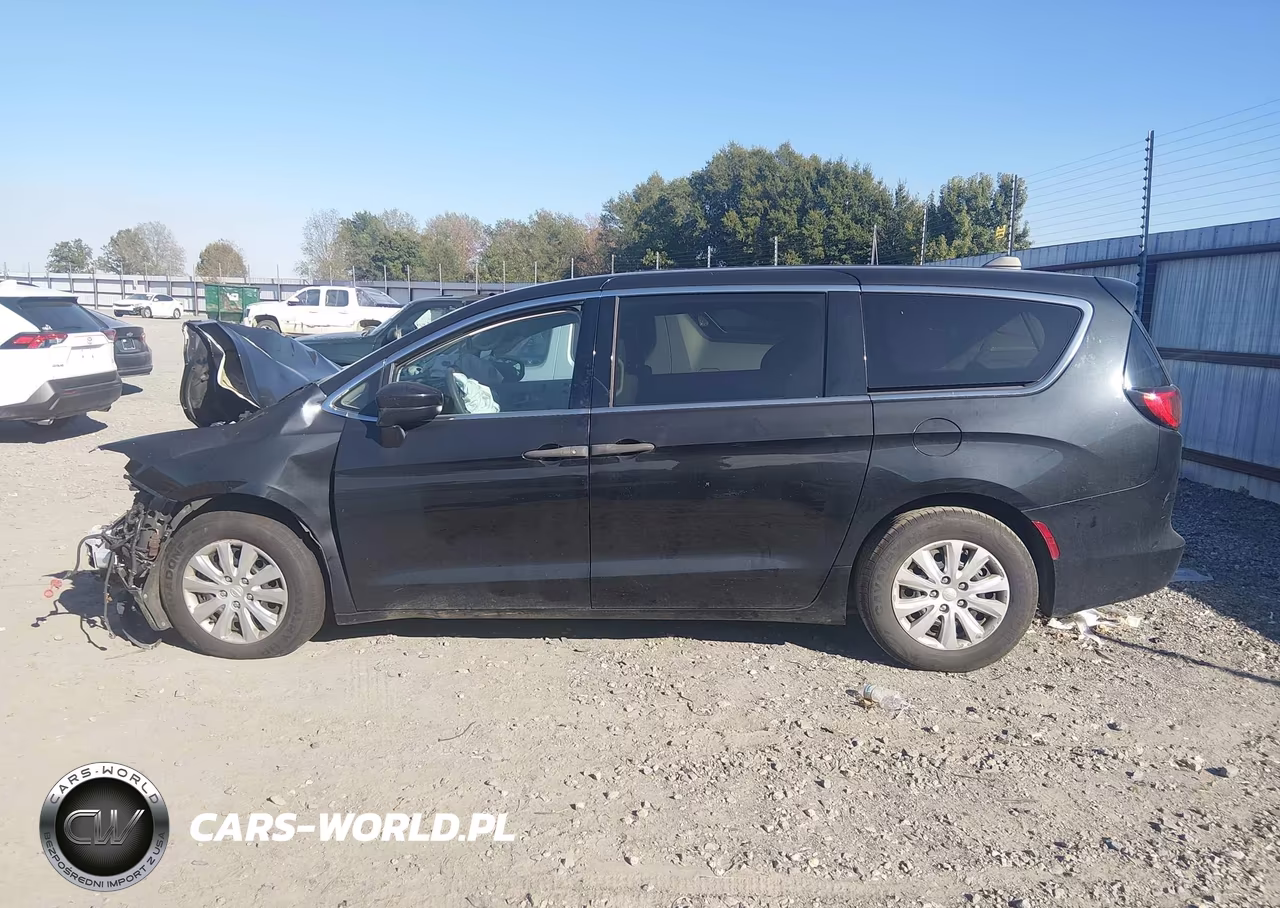2020 Chrysler Voyager L VIN:2C4RC1AG0LR105101 - 14