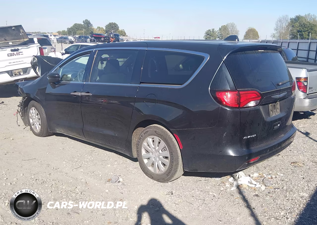 2020 Chrysler Voyager L VIN:2C4RC1AG0LR105101 - 3