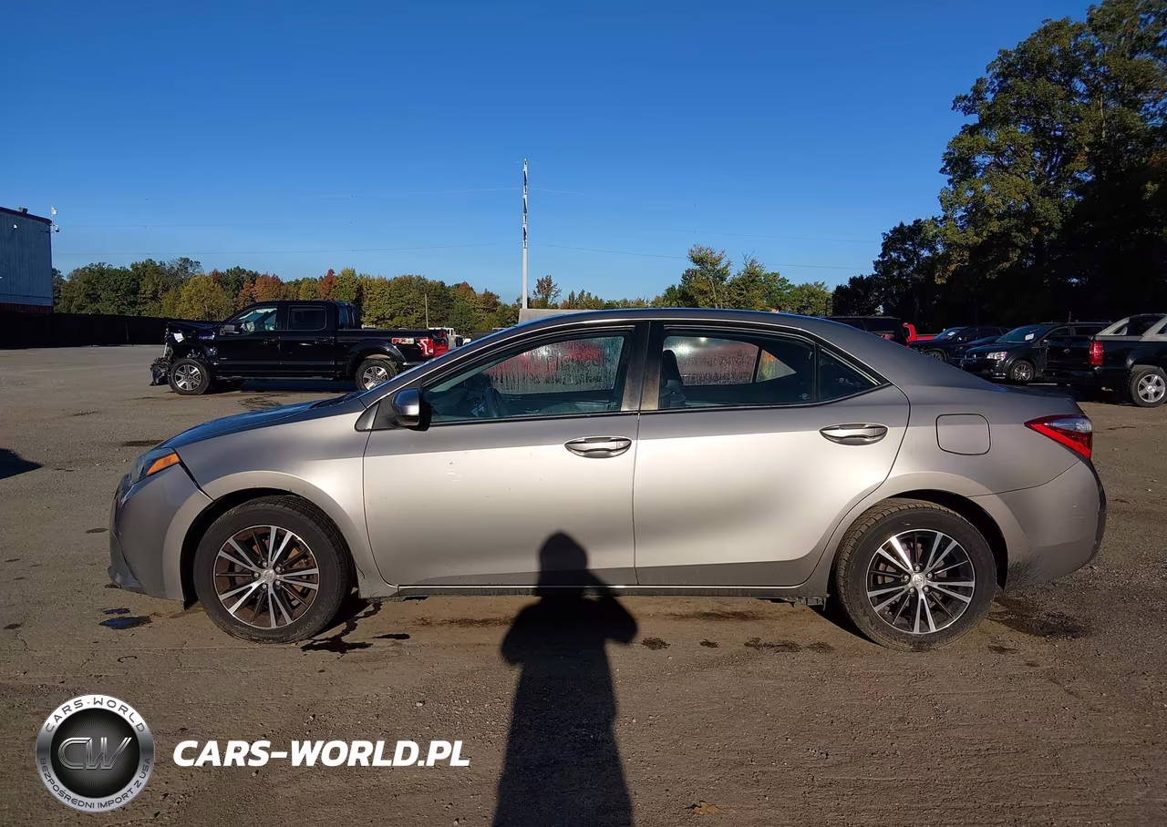2016 Toyota Corolla Le Premium VIN:2T1BURHE1GC745793 - 14