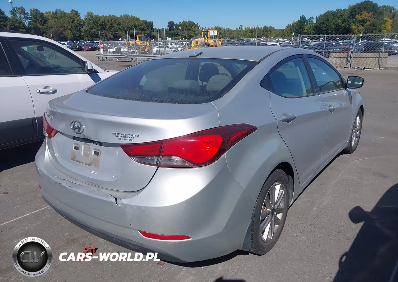 2016 Hyundai Elantra Se VIN:5NPDH4AE2GH703317 - 4
