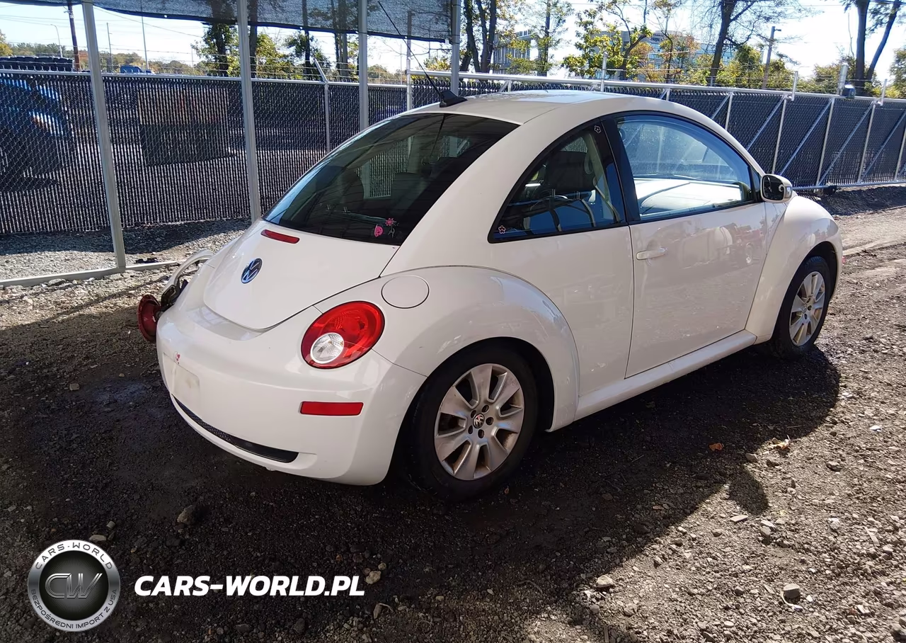 2010 Volkswagen New Beetle 2.5L VIN:3VWPG3AG4AM014776 - 4