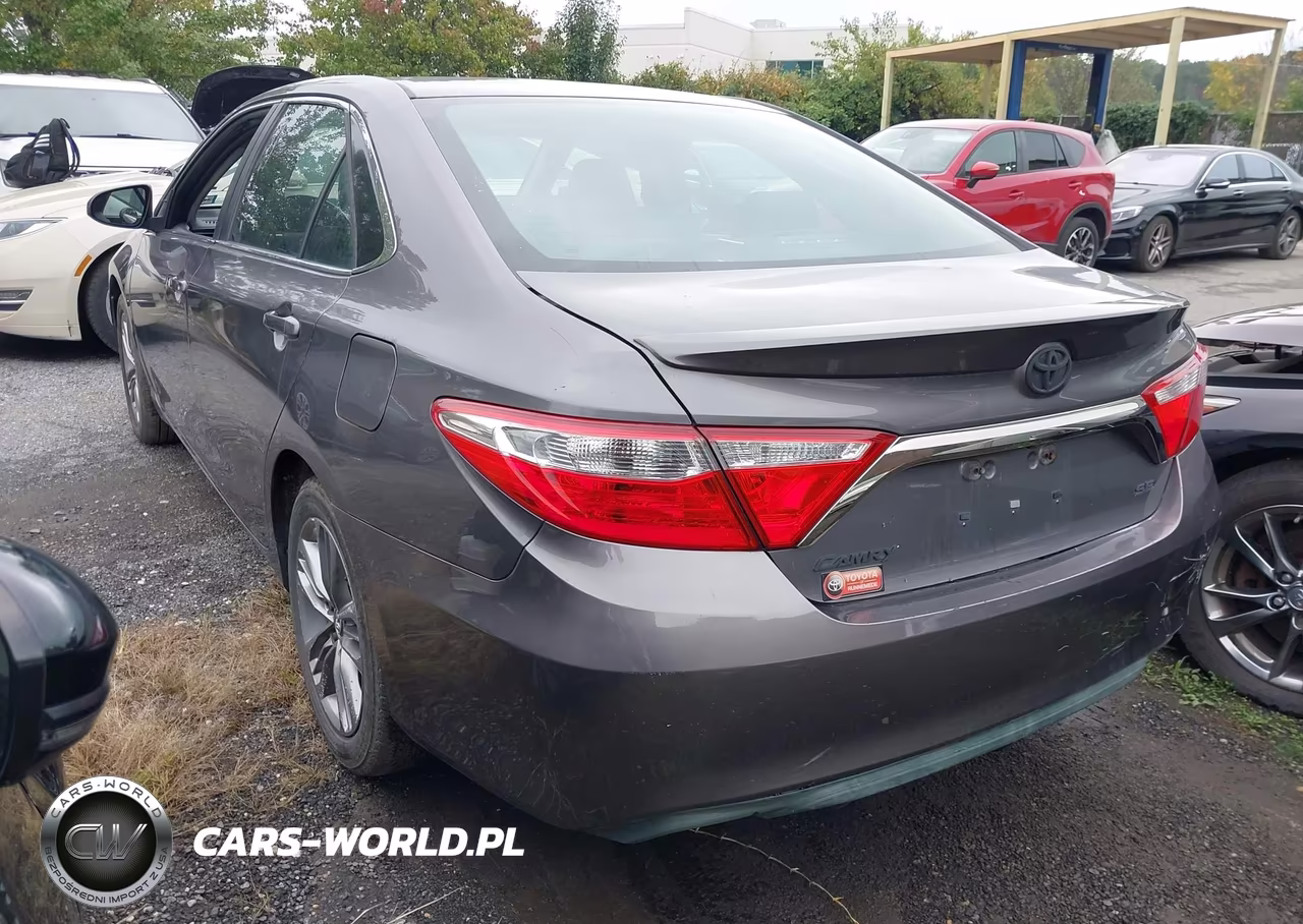 2015 Toyota Camry Se VIN:4T1BF1FK0FU094738 - 3