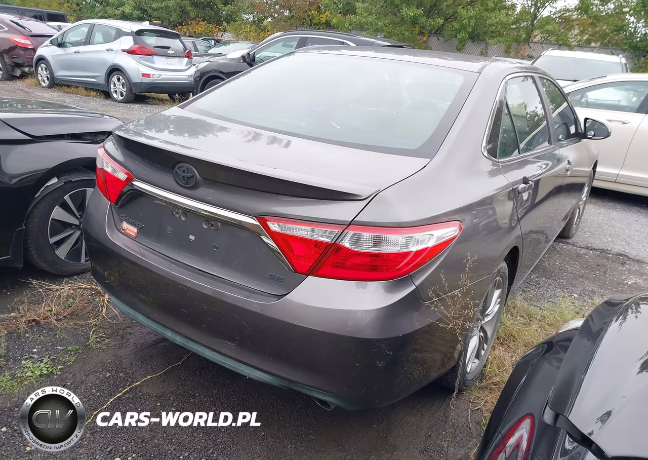 2015 Toyota Camry Se VIN:4T1BF1FK0FU094738 - 4