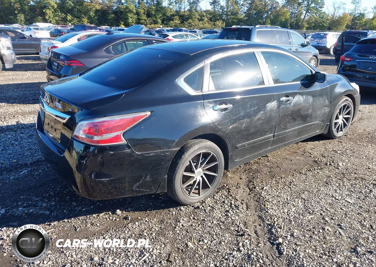 2015 Nissan Altima 2.5 S VIN:1N4AL3AP8FN887423 - 4