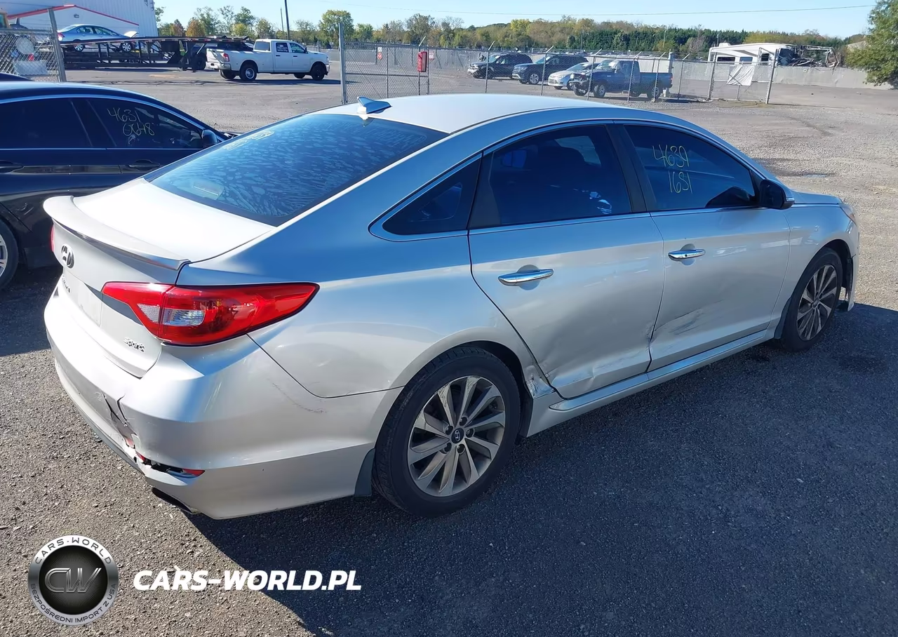 2015 Hyundai Sonata Sport VIN:5NPE34AF0FH202243 - 4