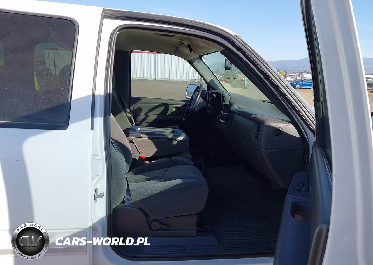 2004 Chevrolet Silverado 2500Hd Ls VIN:1GCHK23U54F206683 - 5