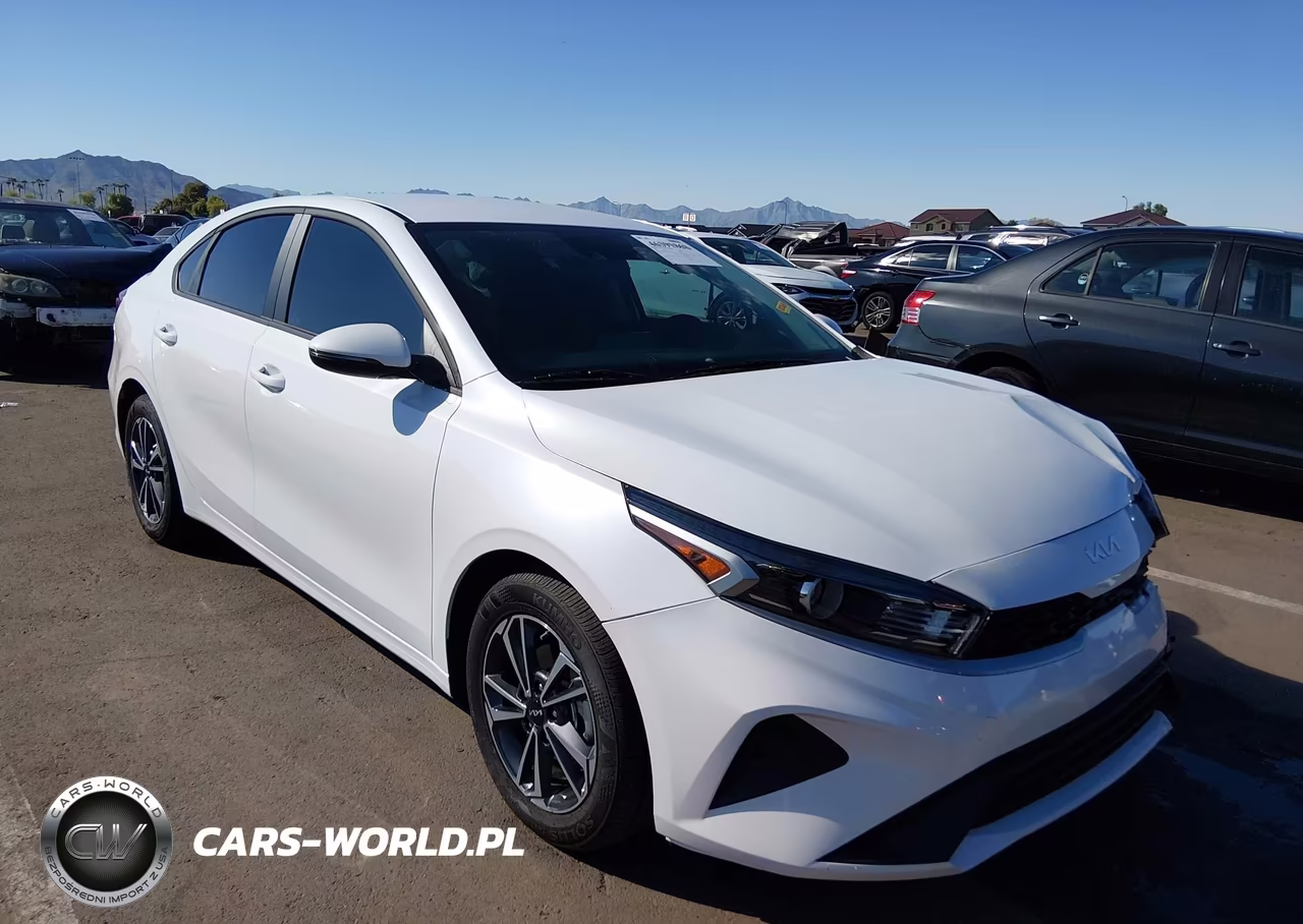 2024 Kia Forte Lxs