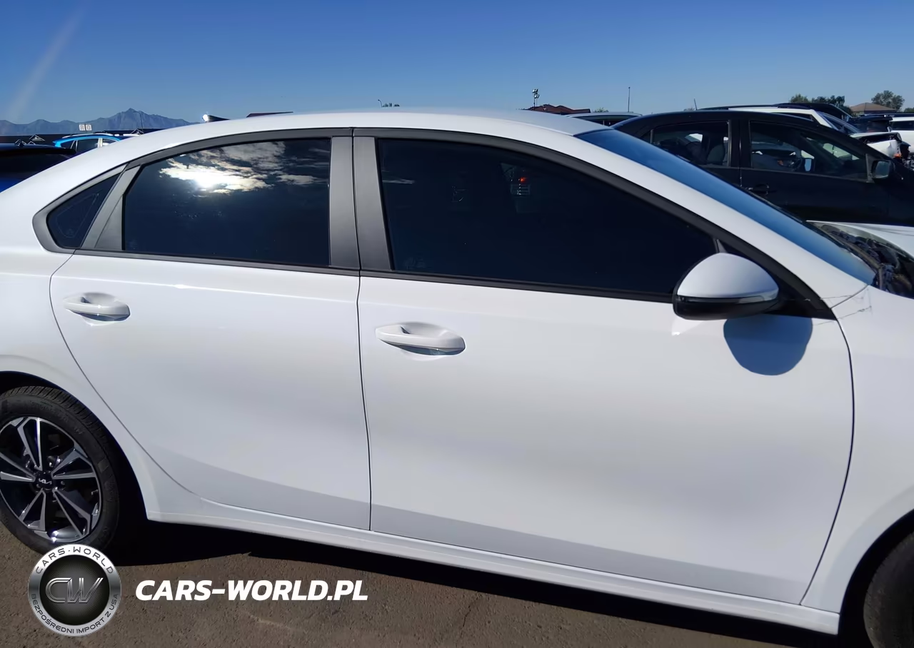 2024 Kia Forte Lxs VIN:3KPF24AD4RE731676 - 14