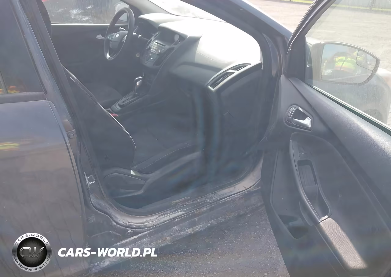 2015 Ford Focus Se VIN:1FADP3K27FL203297 - 5