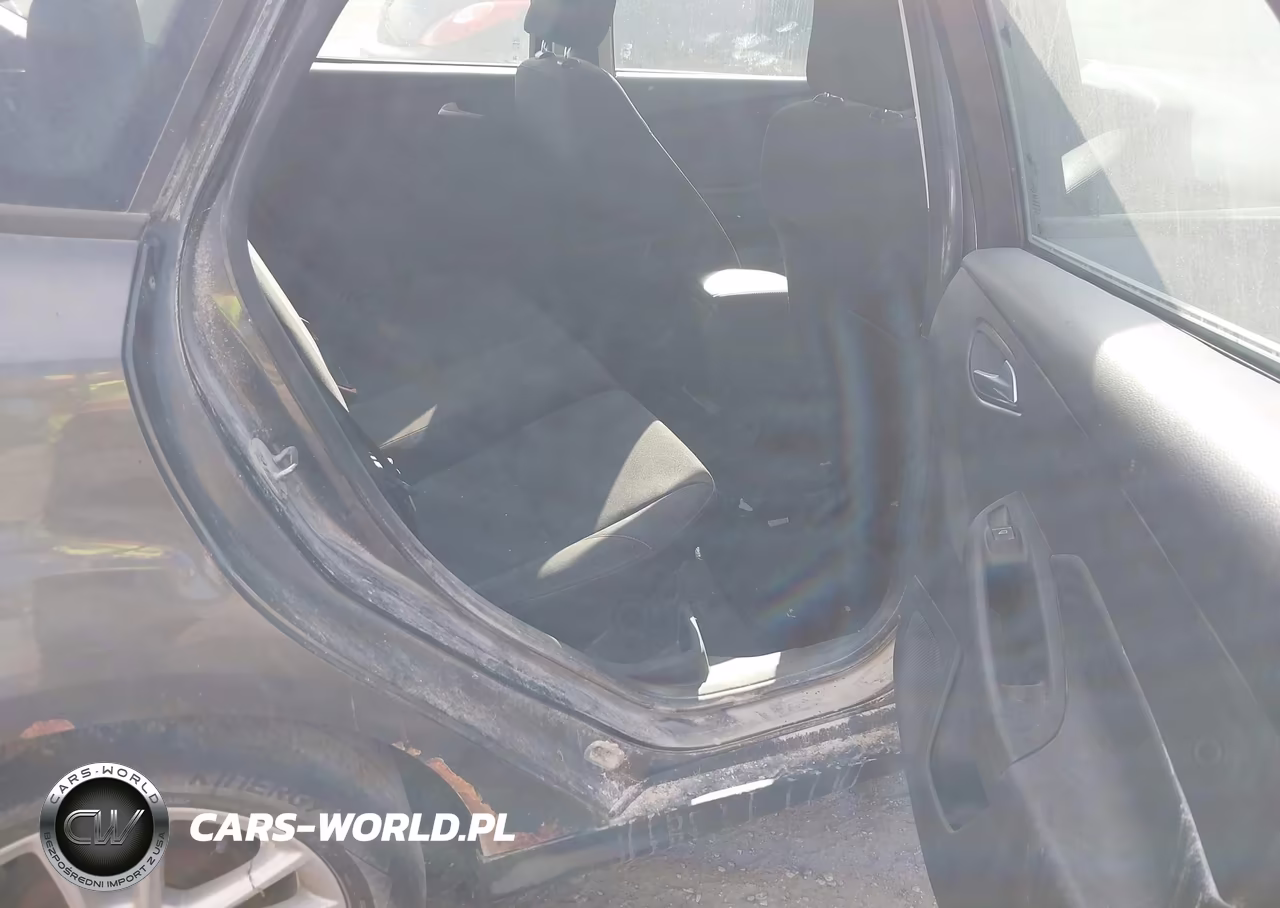 2015 Ford Focus Se VIN:1FADP3K27FL203297 - 8