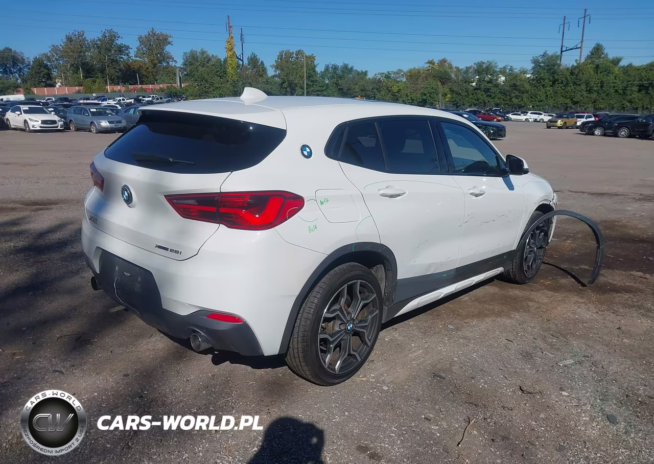 2018 BMW X2 xDrive28I VIN:WBXYJ5C3XJEF69421 - 4